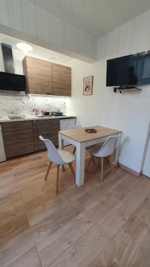 Appartement Cosy Entier, Parking Gratuit Dans La Rue Dijon Bagian luar foto